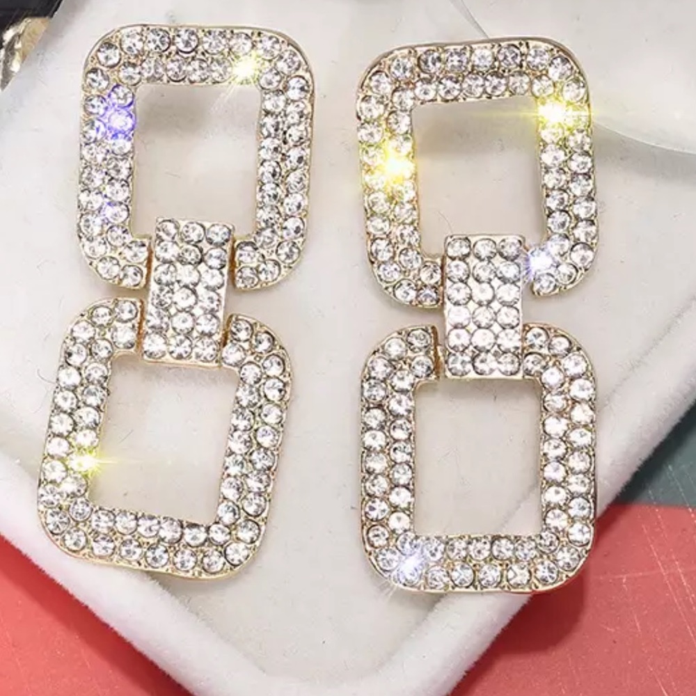 Very Pretty Rhinestone Earrings!